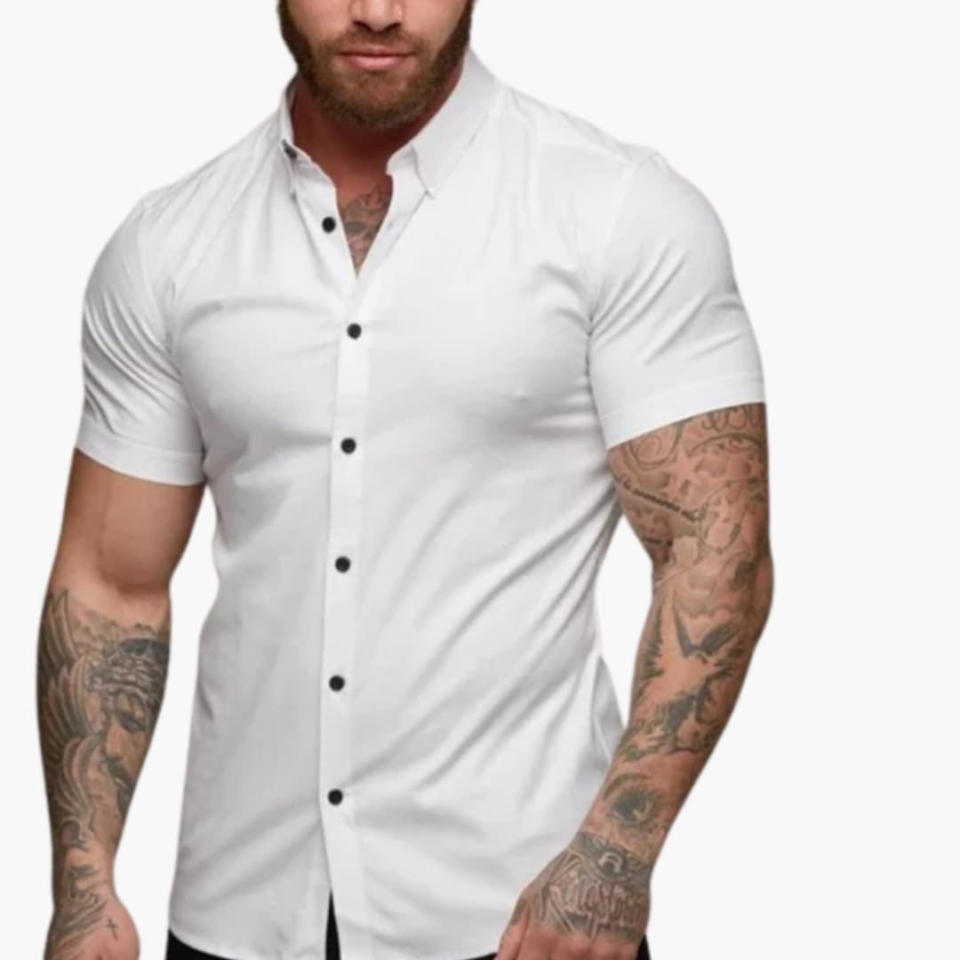 Men’s Fitted Short Sleeve Button-Down Shirt