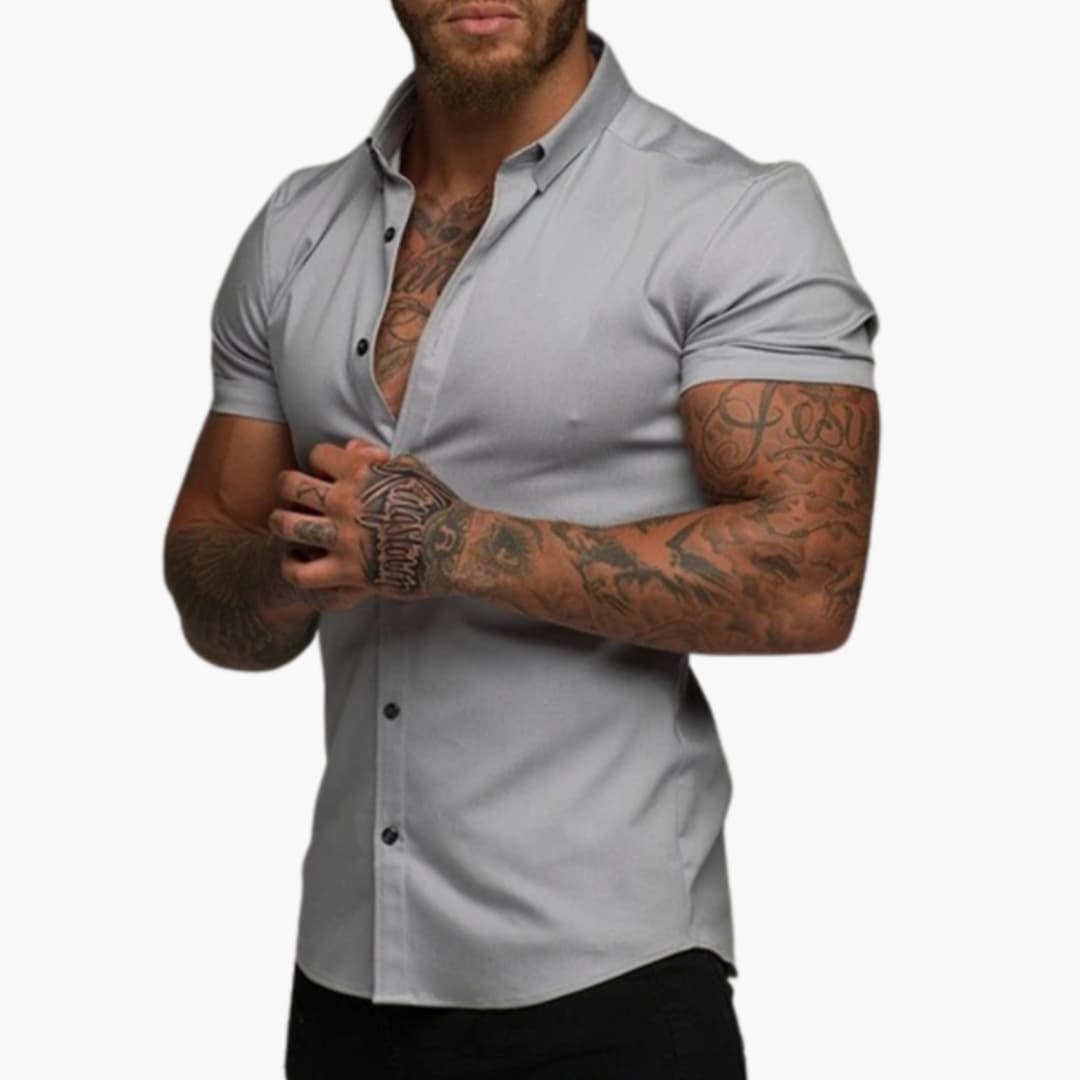 Men’s Fitted Short Sleeve Button-Down Shirt