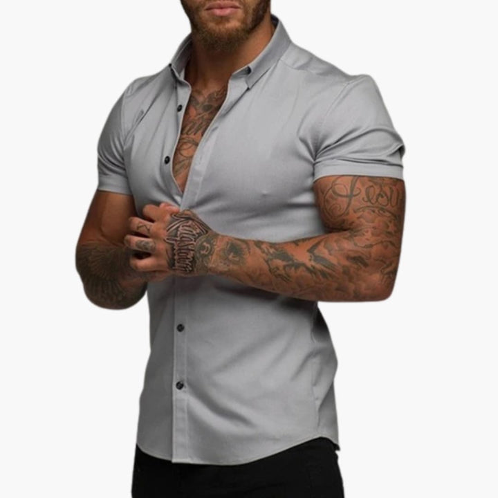 Men’s Fitted Short Sleeve Button-Down Shirt