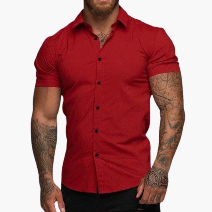 Men’s Fitted Short Sleeve Button-Down Shirt