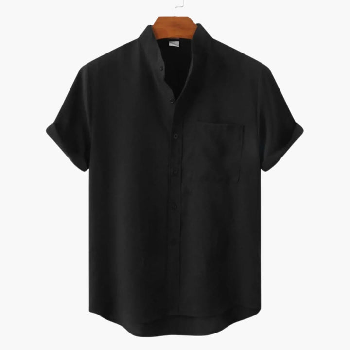 Men’s Short Sleeve Button-Down Shirt with Collar