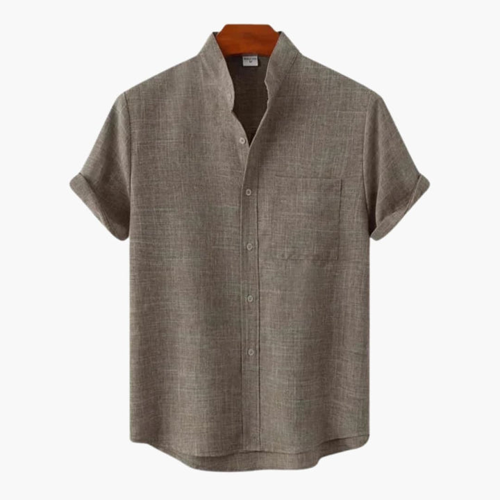 Men’s Short Sleeve Button-Down Shirt with Collar